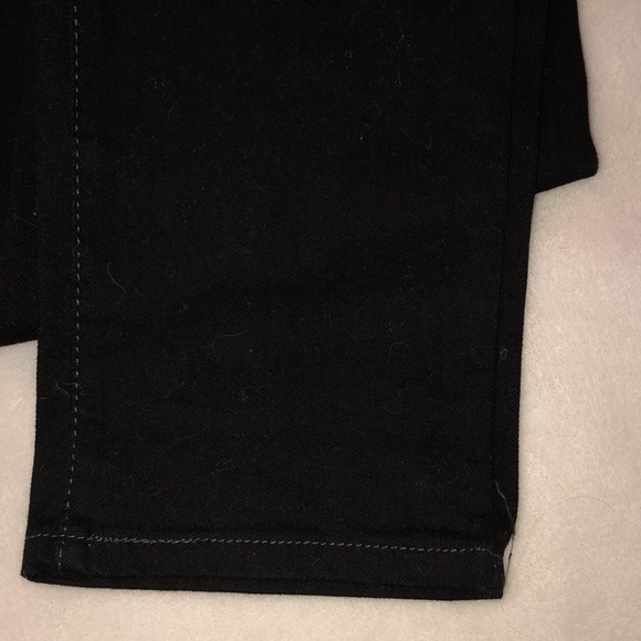 NWT Levi’s mid-rise skinny jet black jeans with silver embroidery on back pocket - Picture 5 of 12